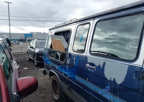 1987 GMC Rally Wagon / Van G2500 z USA, uszkodzony, nr VIN 1GDEG25H0H7518250